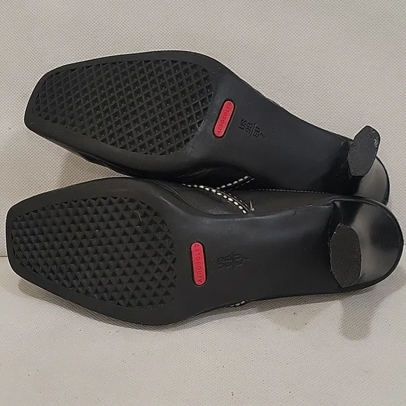 AEROSOLES BLACK LEATHER SLIP-ON 2-1/2" HEELS (sz 9) - Picture 6 of 6